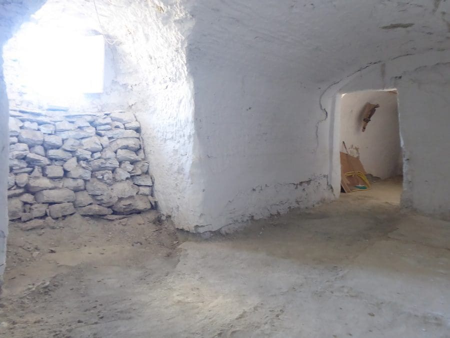 5 soveværelse Hulehus til salg i Benamaurel - € 59.000 (Ref: 8549747)