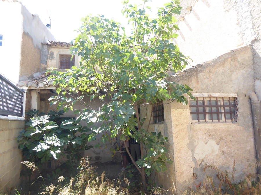 3 soveværelse Finca/Landehus til salg i Baza - € 128.000 (Ref: 8571172)