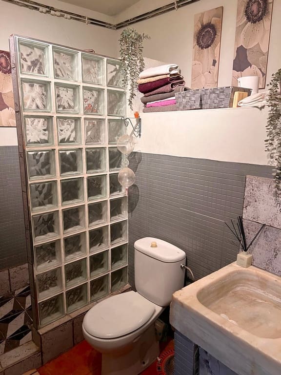 8 soveværelse Finca/Landehus til salg i Caniles med swimmingpool - € 395.000 (Ref: 8697475)