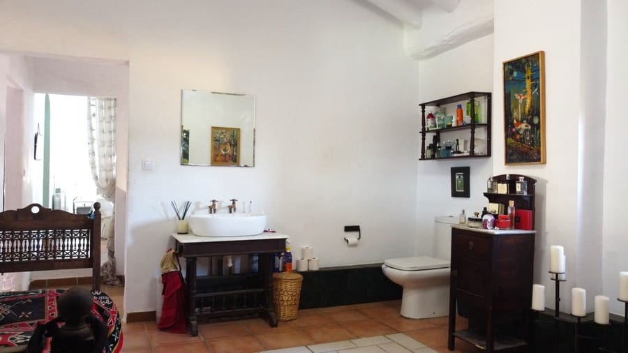 8 soveværelse Finca/Landehus til salg i Caniles med swimmingpool - € 395.000 (Ref: 8697475)