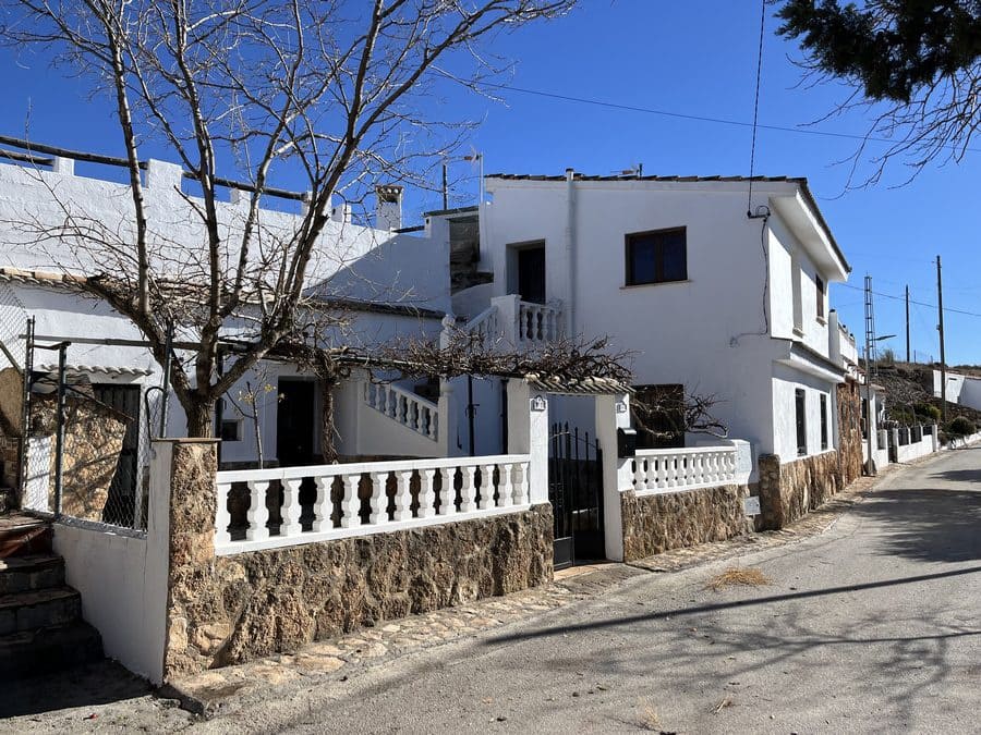 6 soverom Grottehus til salgs i Gor - € 72 000 (Ref: 8700668)