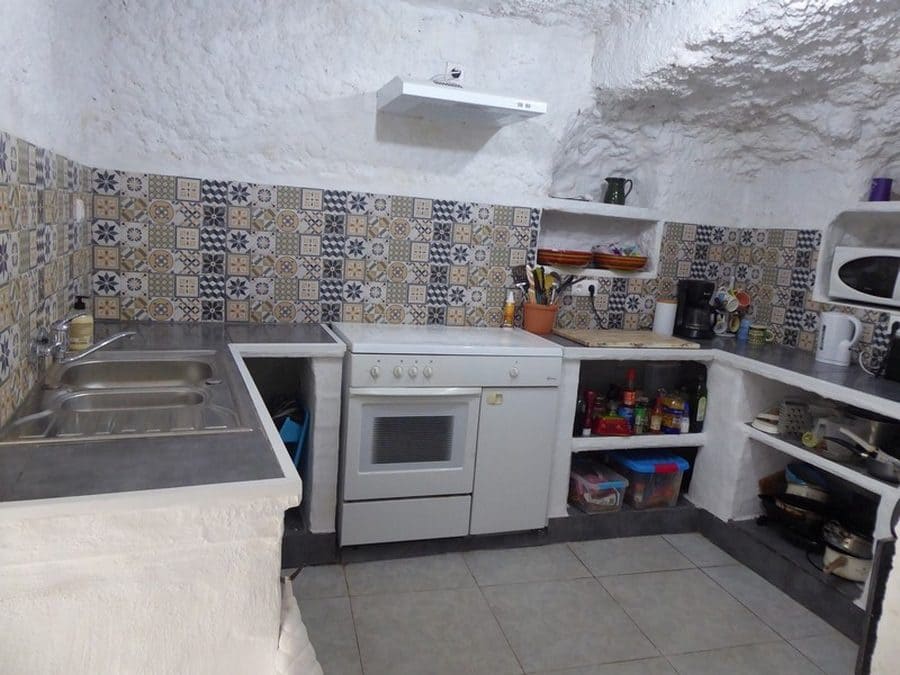 6 soverom Grottehus til salgs i Gor - € 72 000 (Ref: 8700668)