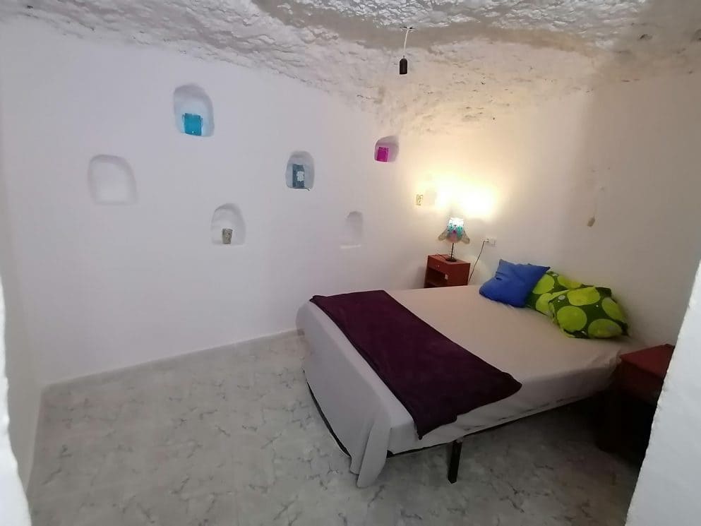 6 soveværelse Finca/Landehus til salg i Gor med garage - € 69.000 (Ref: 8700668)