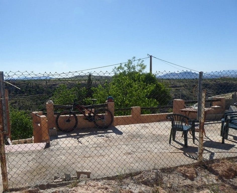 6 soveværelse Finca/Landehus til salg i Gor med garage - € 69.000 (Ref: 8700668)