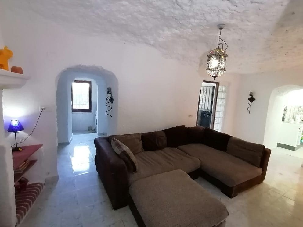 6 soveværelse Finca/Landehus til salg i Gor med garage - € 69.000 (Ref: 8700668)