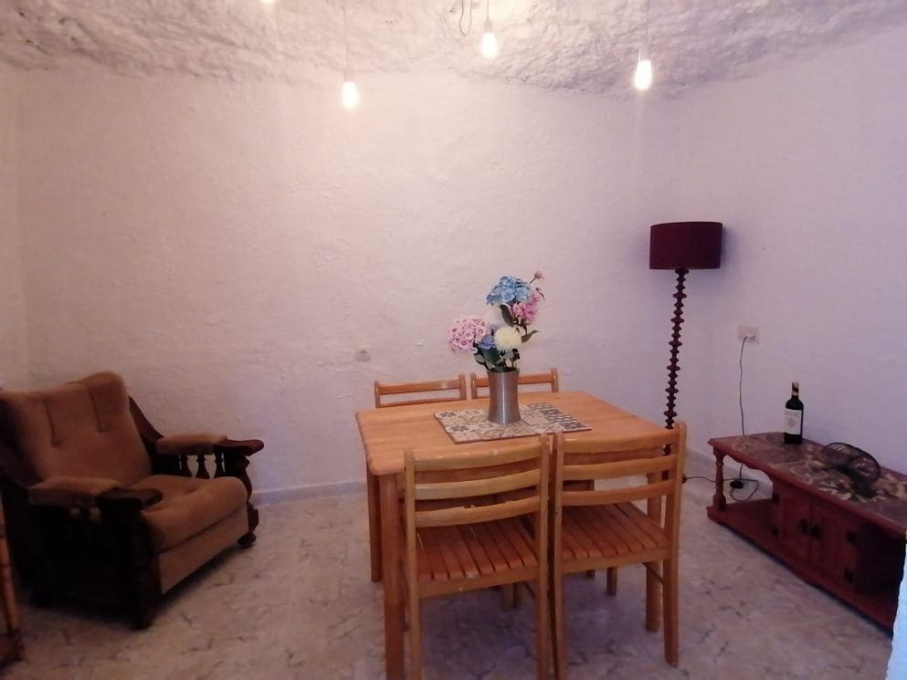 6 soveværelse Finca/Landehus til salg i Gor med garage - € 69.000 (Ref: 8700668)