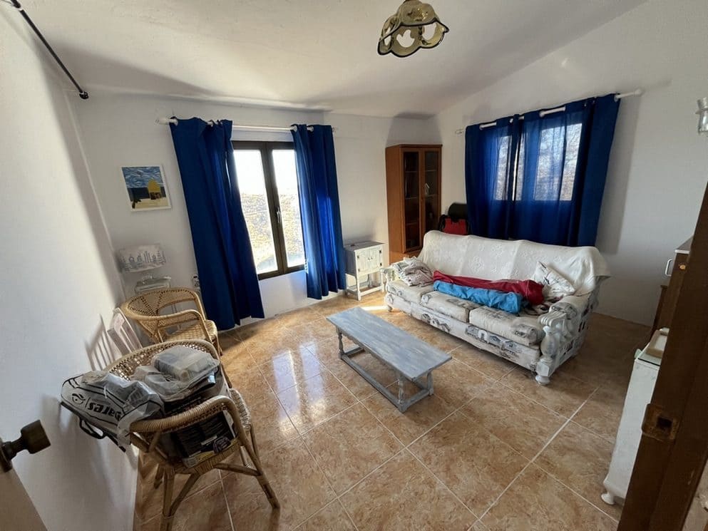 6 soveværelse Finca/Landehus til salg i Gor med garage - € 69.000 (Ref: 8700668)