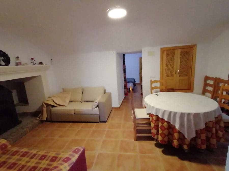 5 sypialnia Dom w skale na sprzedaż w Cortes de Baza - 115 000 € (Ref: 8707434)