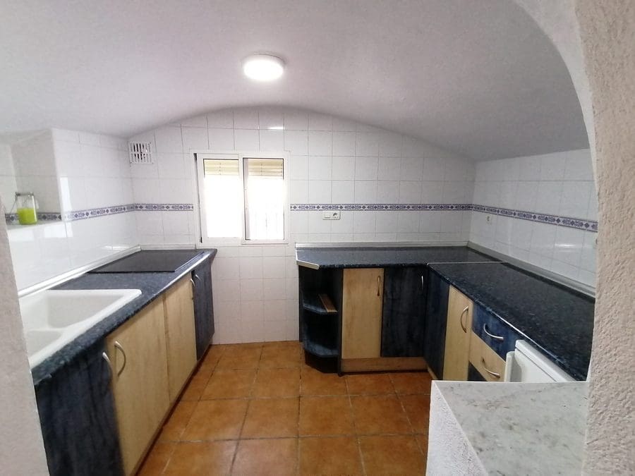 5 sypialnia Dom w skale na sprzedaż w Cortes de Baza - 115 000 € (Ref: 8707434)