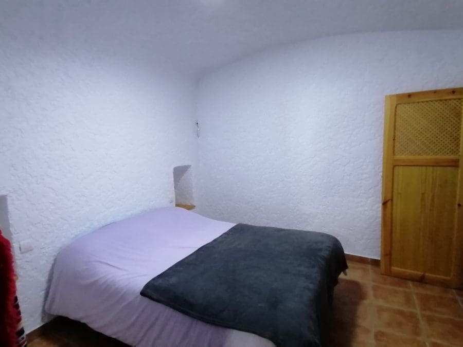 5 sypialnia Dom w skale na sprzedaż w Cortes de Baza - 115 000 € (Ref: 8707434)