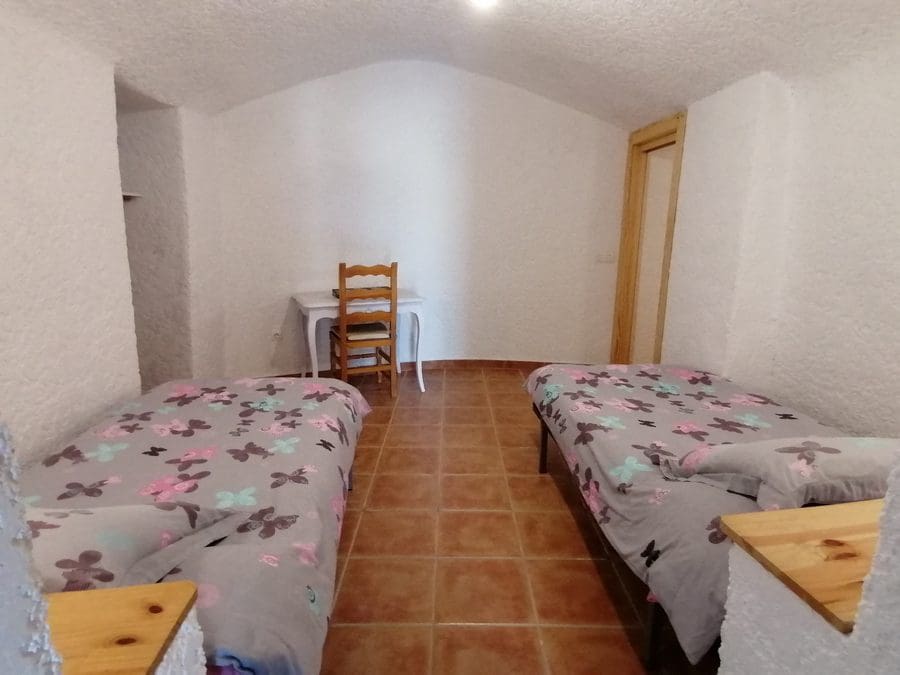 5 sypialnia Dom w skale na sprzedaż w Cortes de Baza - 115 000 € (Ref: 8707434)