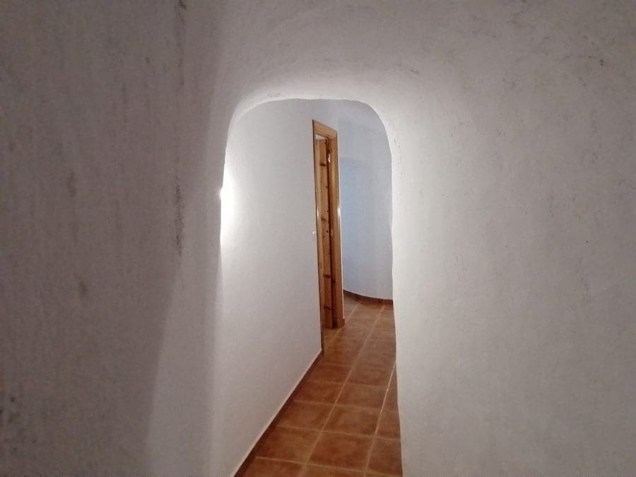 5 sypialnia Dom w skale na sprzedaż w Cortes de Baza - 115 000 € (Ref: 8707434)