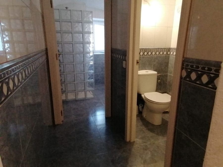 5 sypialnia Dom w skale na sprzedaż w Cortes de Baza - 115 000 € (Ref: 8707434)