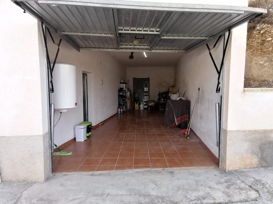 5 sypialnia Dom w skale na sprzedaż w Cortes de Baza - 115 000 € (Ref: 8707434)