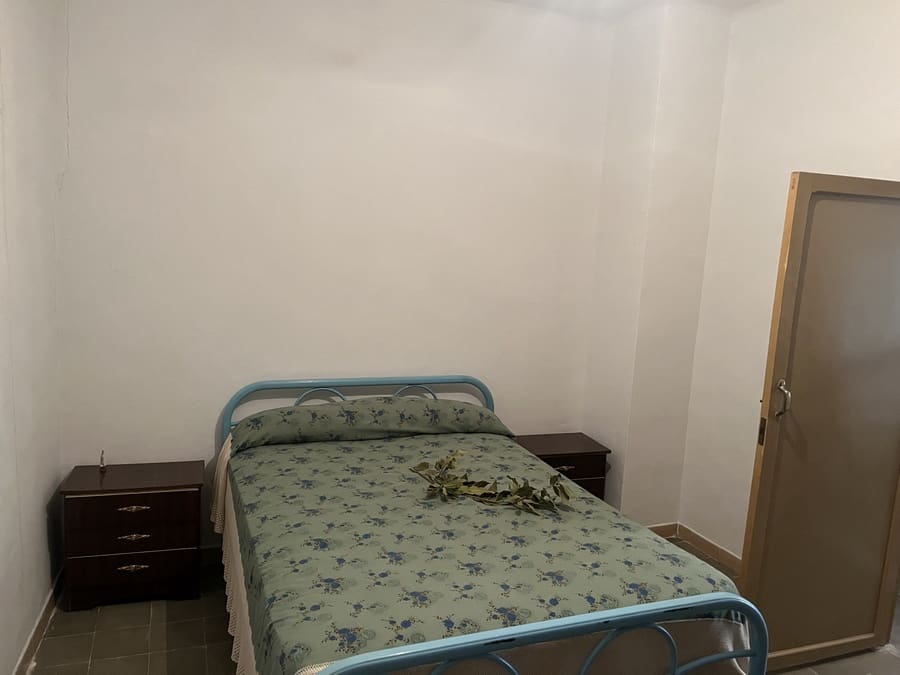 5 bedroom Finca/Country House for sale in Baza with pool - € 159,000 (Ref: 8758562)