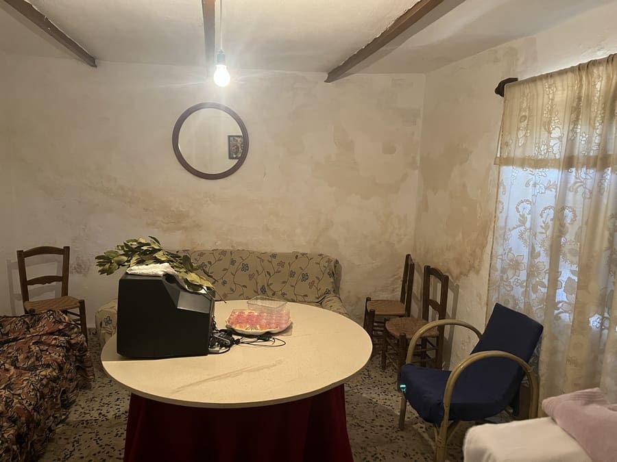 5 bedroom Finca/Country House for sale in Baza with pool - € 159,000 (Ref: 8758562)