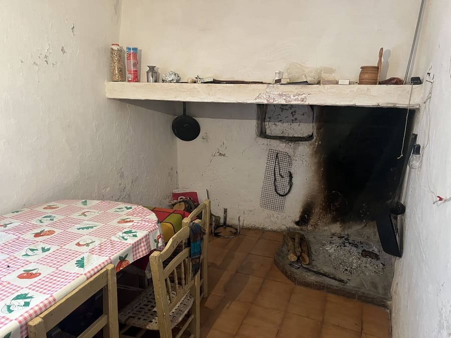 5 bedroom Finca/Country House for sale in Baza with pool - € 159,000 (Ref: 8758562)