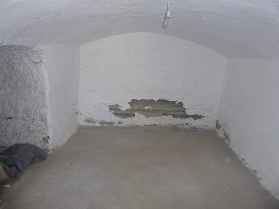 3 makuuhuone Luolatalo myytävänä paikassa Baza - 39 000 € (Ref: 8807481)