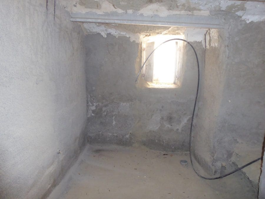 3 makuuhuone Luolatalo myytävänä paikassa Baza - 39 000 € (Ref: 8807481)