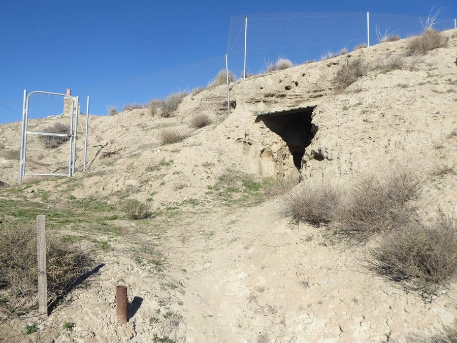 3 makuuhuone Luolatalo myytävänä paikassa Baza - 39 000 € (Ref: 8807481)