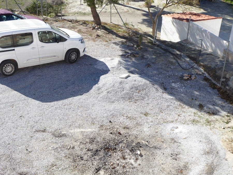 3 makuuhuone Luolatalo myytävänä paikassa Baza - 39 000 € (Ref: 8807481)