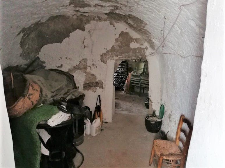 5 soverom Grottehus til salgs i Cullar - € 68 000 (Ref: 8856707)