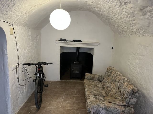 2 soveværelse Hulehus til salg i Fontanar, Pozo Alcón - € 29.999 (Ref: 8940768)