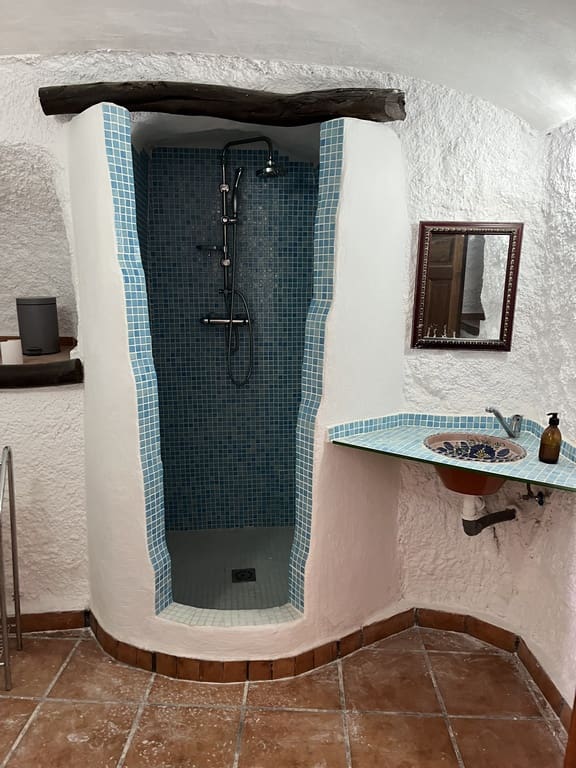 7 bedroom Cave House for sale in Cortes de Baza - € 195,000 (Ref: 8953811)