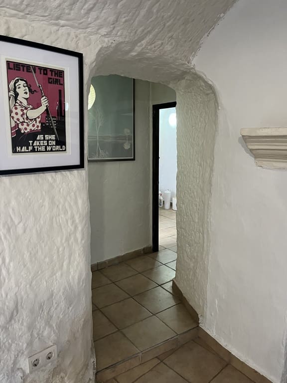 7 bedroom Cave House for sale in Cortes de Baza - € 195,000 (Ref: 8953811)