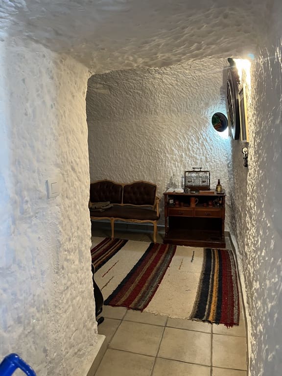 7 bedroom Cave House for sale in Cortes de Baza - € 195,000 (Ref: 8953811)