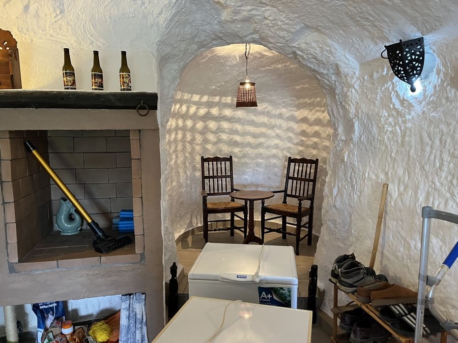 7 bedroom Cave House for sale in Cortes de Baza - € 195,000 (Ref: 8953811)