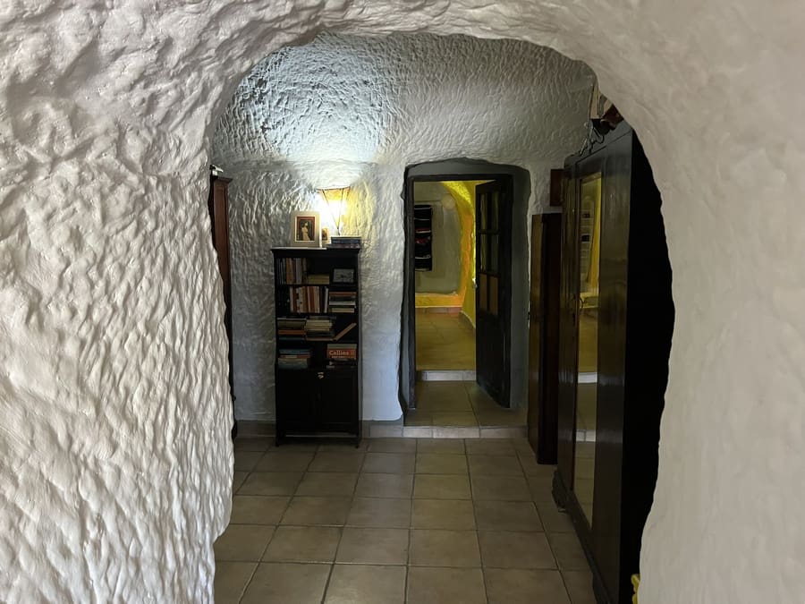7 bedroom Cave House for sale in Cortes de Baza - € 195,000 (Ref: 8953811)