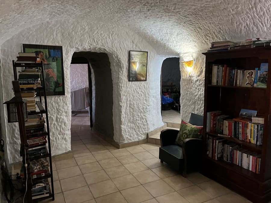 7 bedroom Cave House for sale in Cortes de Baza - € 195,000 (Ref: 8953811)