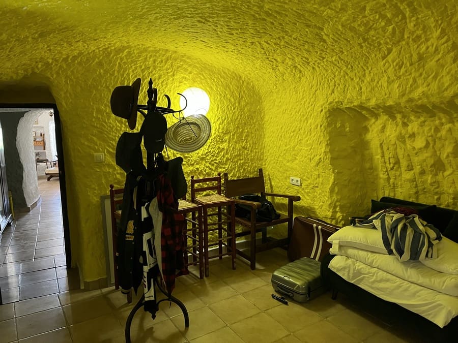 7 bedroom Cave House for sale in Cortes de Baza - € 195,000 (Ref: 8953811)