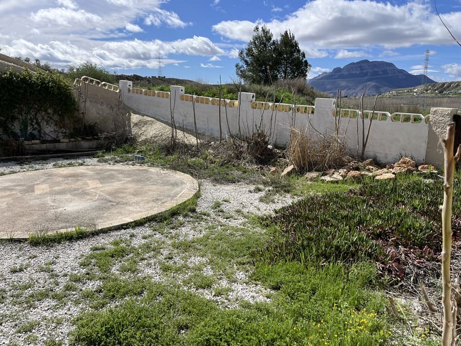 7 bedroom Cave House for sale in Cortes de Baza - € 195,000 (Ref: 8953811)