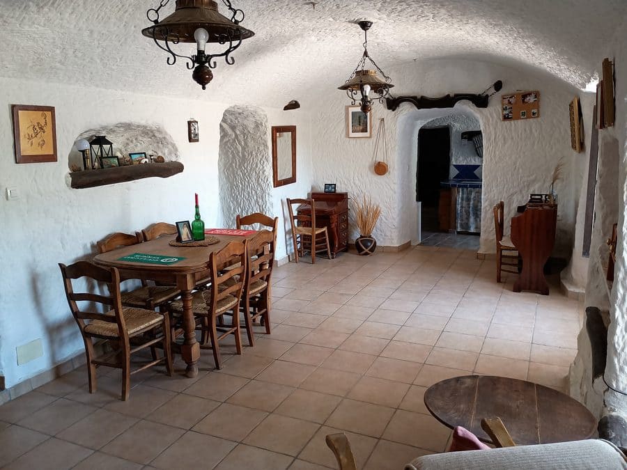 7 makuuhuone Luolatalo myytävänä paikassa Cortes de Baza - 195 000 € (Ref: 8953811)