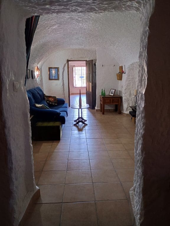 7 makuuhuone Luolatalo myytävänä paikassa Cortes de Baza - 195 000 € (Ref: 8953811)