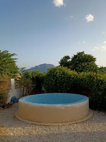 7 sypialnia Dom w skale na sprzedaż w Cortes de Baza - 195 000 € (Ref: 8953811)