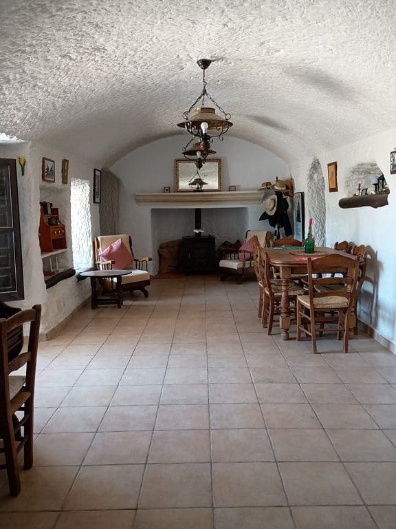 7 makuuhuone Luolatalo myytävänä paikassa Cortes de Baza - 195 000 € (Ref: 8953811)