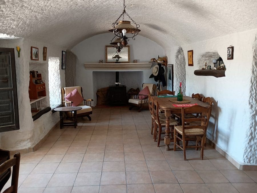 7 makuuhuone Luolatalo myytävänä paikassa Cortes de Baza - 195 000 € (Ref: 8953811)