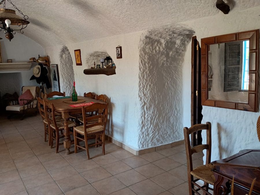 7 makuuhuone Luolatalo myytävänä paikassa Cortes de Baza - 195 000 € (Ref: 8953811)