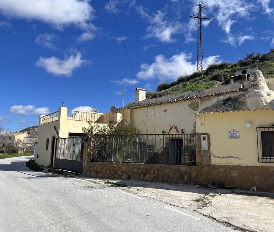 3 bedroom Cave House for sale in Cortes de Baza - € 55,000 (Ref: 8953812)