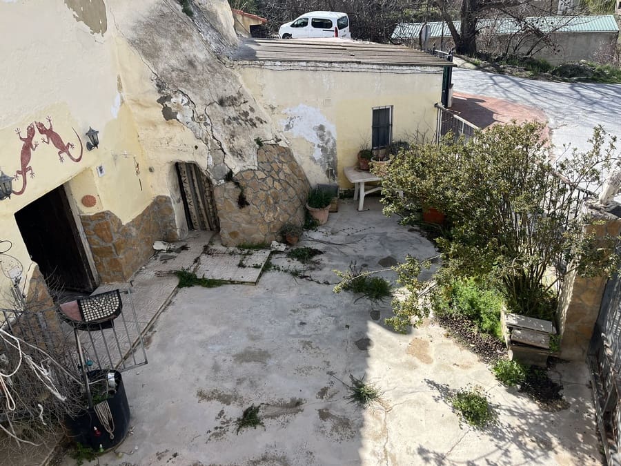 3 bedroom Cave House for sale in Cortes de Baza - € 55,000 (Ref: 8953812)