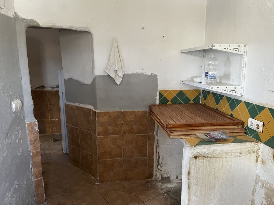 3 bedroom Cave House for sale in Cortes de Baza - € 55,000 (Ref: 8953812)