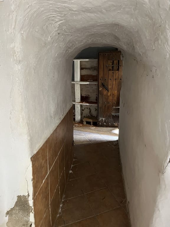 3 bedroom Cave House for sale in Cortes de Baza - € 55,000 (Ref: 8953812)