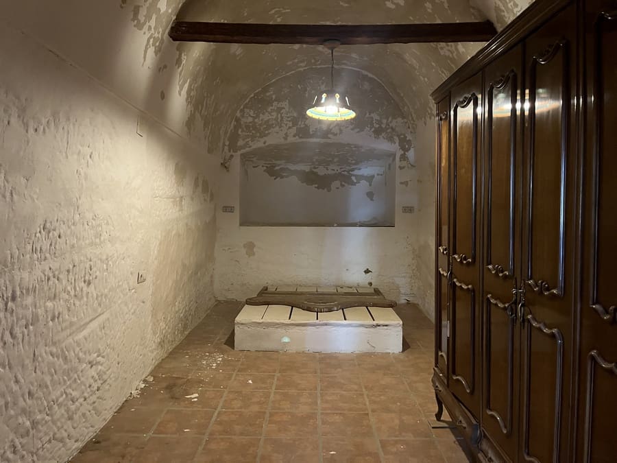 3 bedroom Cave House for sale in Cortes de Baza - € 55,000 (Ref: 8953812)