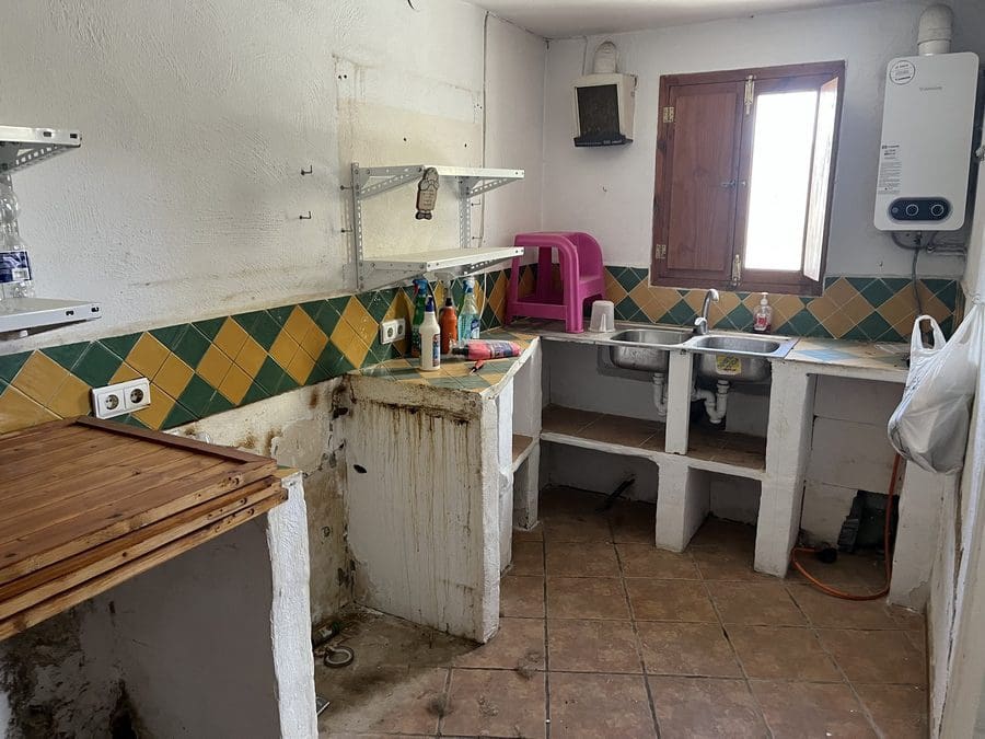 3 makuuhuone Luolatalo myytävänä paikassa Cortes de Baza - 55 000 € (Ref: 8953812)