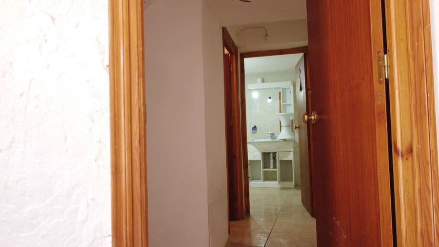 6 slaapkamer Huis te koop in Benamaurel - € 64.000 (Ref: 9135920)