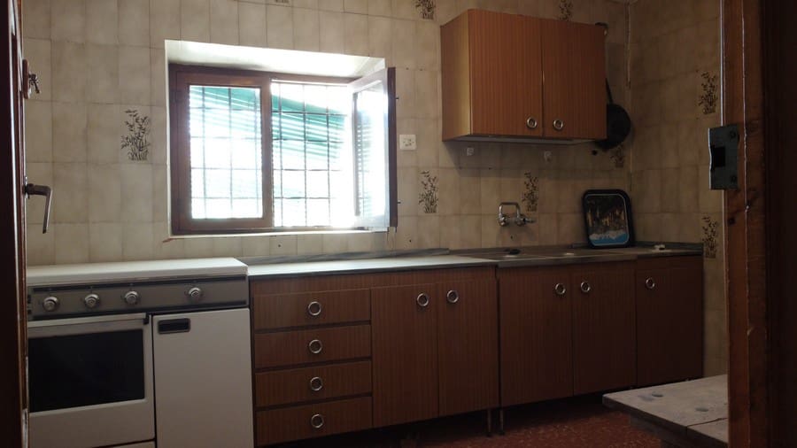 6 slaapkamer Huis te koop in Benamaurel - € 64.000 (Ref: 9135920)