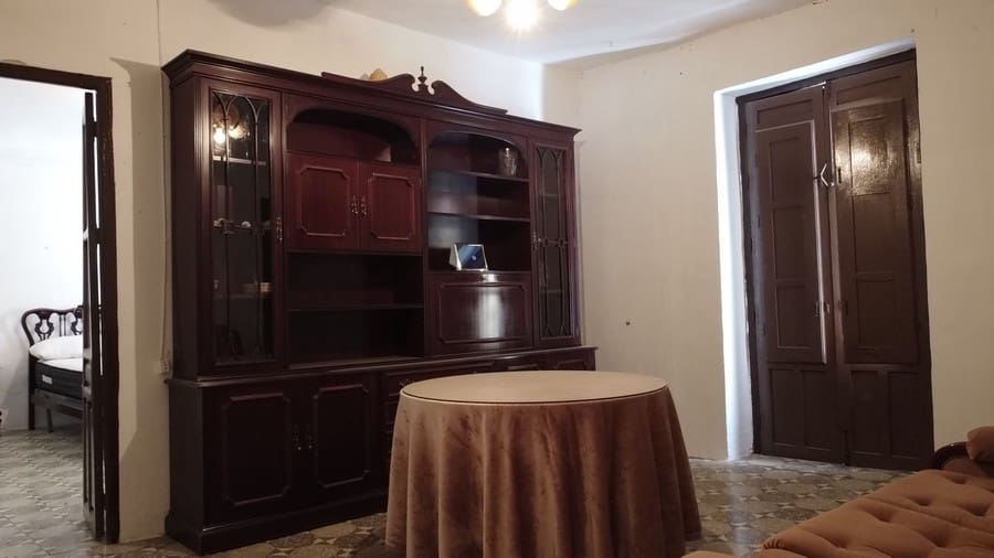 6 slaapkamer Huis te koop in Benamaurel - € 64.000 (Ref: 9135920)